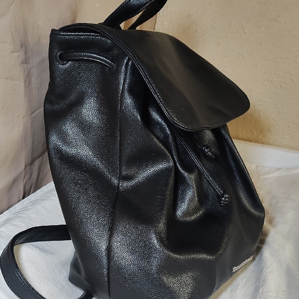 Victoria's Secret Sleek Black Backpack - Picture 4 of 9